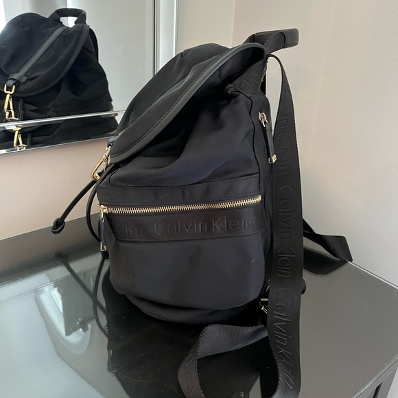 calvin klein backpack - Picture 4 of 11
